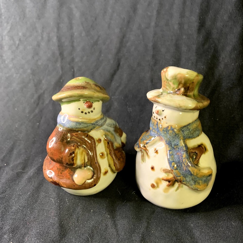 Mr & Mrs Snowman  Salt and Pepper Shakers